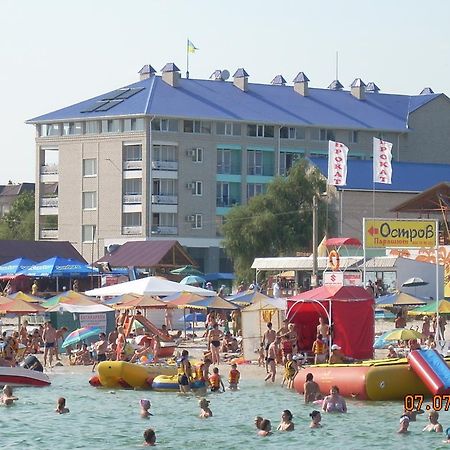 Dolce Vita Resort Hotel Zaliznyy Port Bagian luar foto