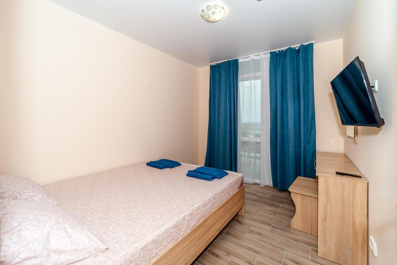 Dolce Vita Resort Hotel Zaliznyy Port Bagian luar foto