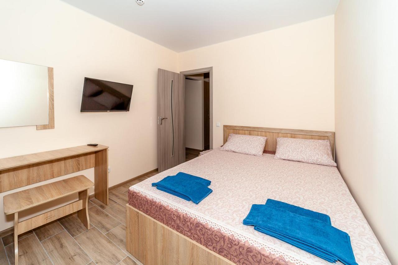 Dolce Vita Resort Hotel Zaliznyy Port Bagian luar foto