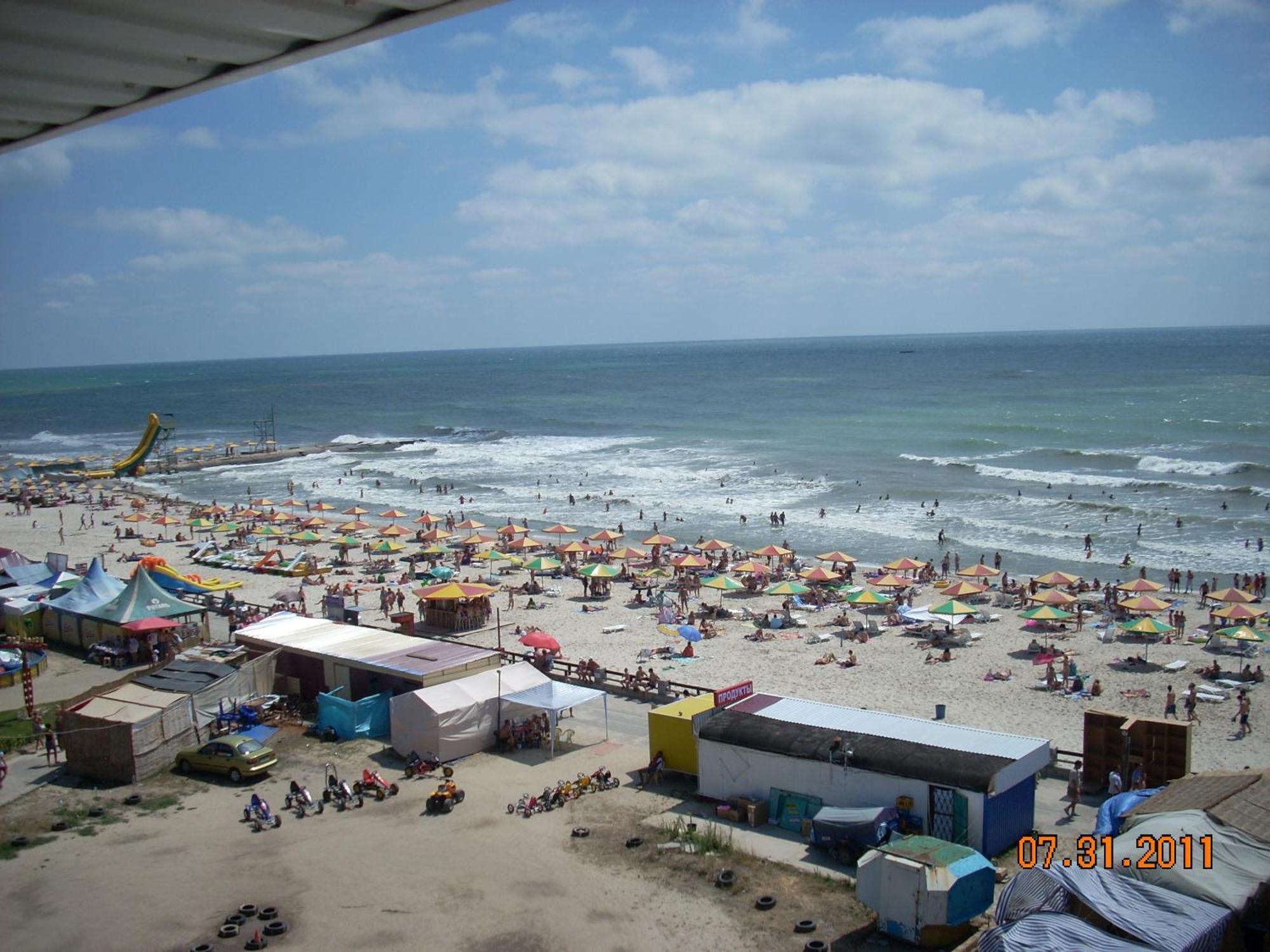 Dolce Vita Resort Hotel Zaliznyy Port Bagian luar foto