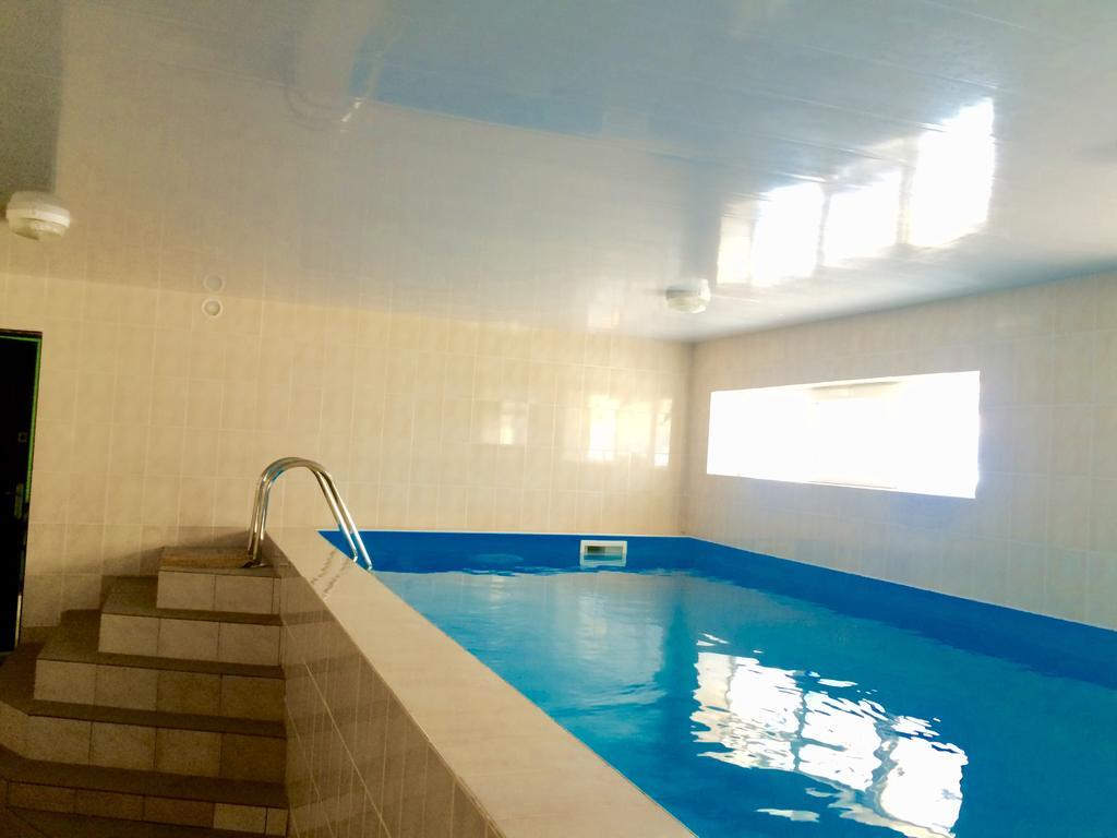 Dolce Vita Resort Hotel Zaliznyy Port Bagian luar foto