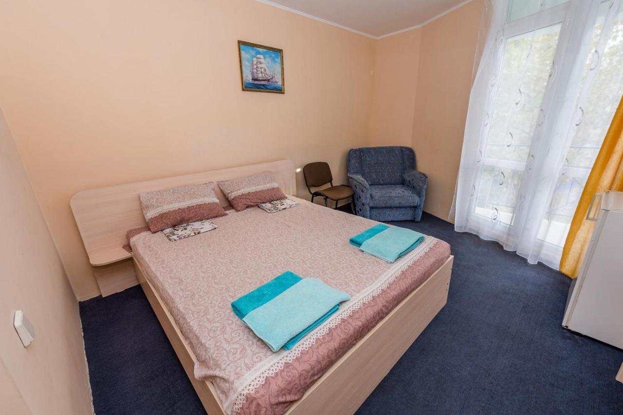 Dolce Vita Resort Hotel Zaliznyy Port Bagian luar foto